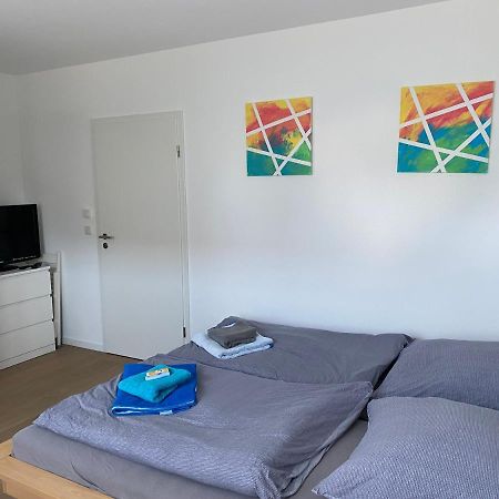 Messezimmer Nahe Der Duesseldorfer Messe Mit Eigenem Eingang Und Gratis Minibar Düsseldorf Exterior foto